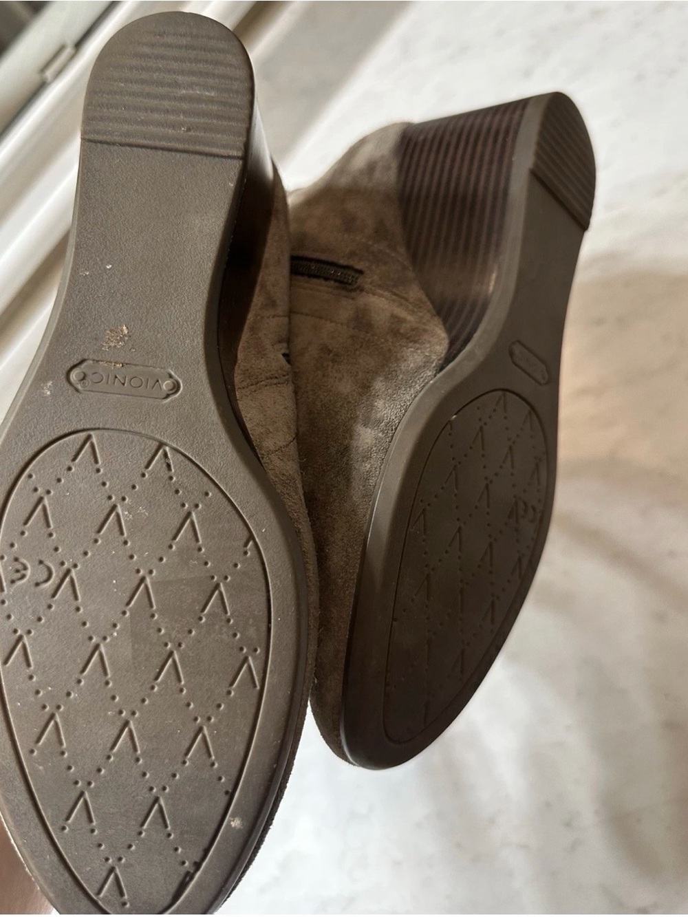 Vionic Paloma Weather Resistant Suede Ankle Booties Gray Size 7 Wedge Heel - Picture 5 of 8